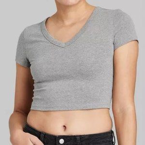 Wild Fable™ Grey Women's Short Sleeve V-Neck Cropped T-Shirt Size XS